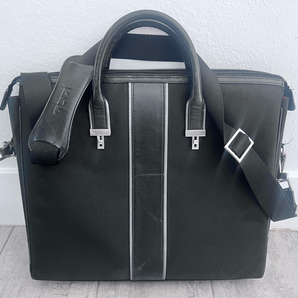 Tumi Large Red Briefcase Elements Collection Nylon Leather Handle Zip Laptop